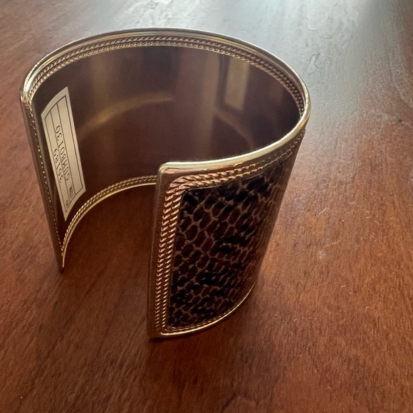 Snake print enamel cuff - Picture 4 of 4